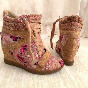 Rachel Roy (Nayome Wedge Sneaker, sz 8.5)